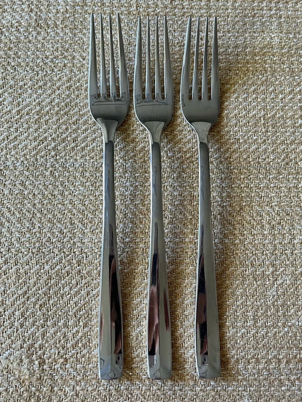Lani Stainless by J A HENCKELS ZWILLING Dinner Forks (3)